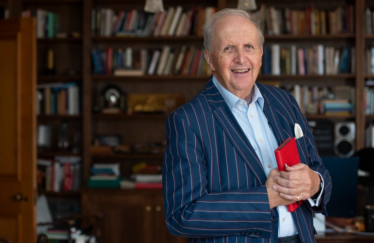 Alexander-McCall-Smith-Author-Pic-6-Kirsty-Anderson
