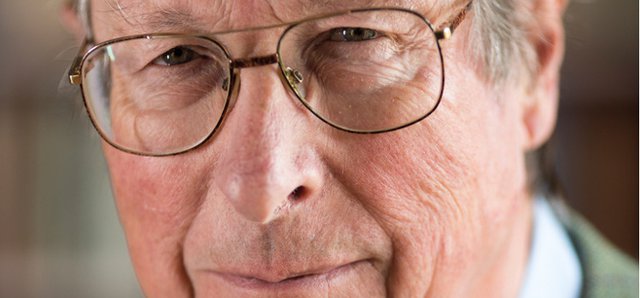 Max-Hastings-Web.jpg
