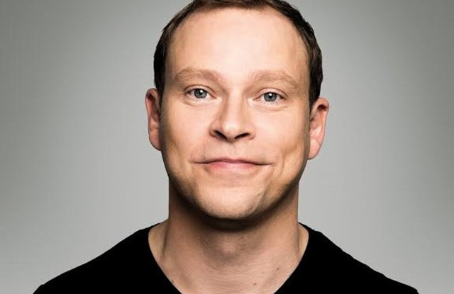 Robert-Webb-2016-website-1.jpg